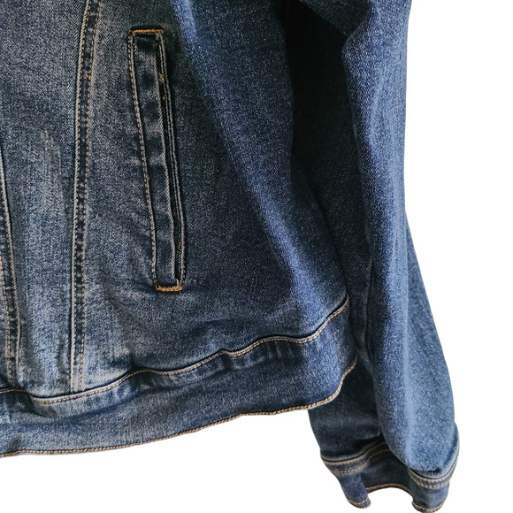 TORRID Stretch Blue Denim Medium‎ Wash Button Front Trucker Jacket Women's 3X - Picture 4 of 10